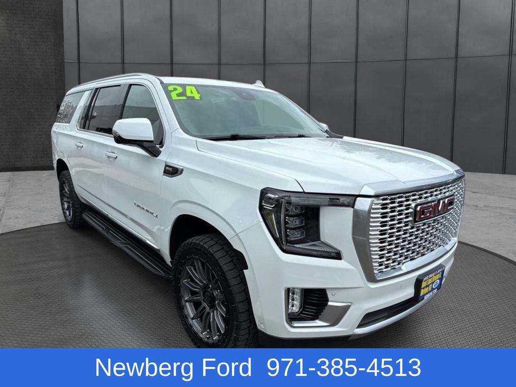 Used 2024 GMC Yukon XL Denali w/ Advanced Technology Package AWD/4WD image 3