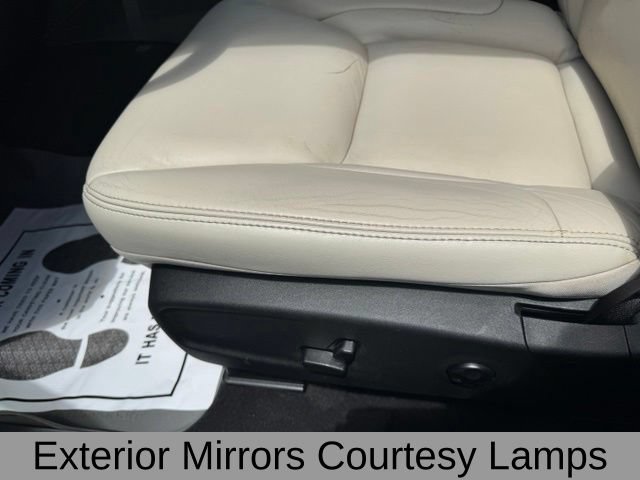 Certified 2021 Chrysler 300 Touring L AWD/4WD image 16