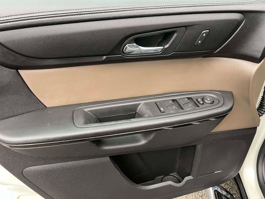 Used 2013 GMC Acadia SLT image 17