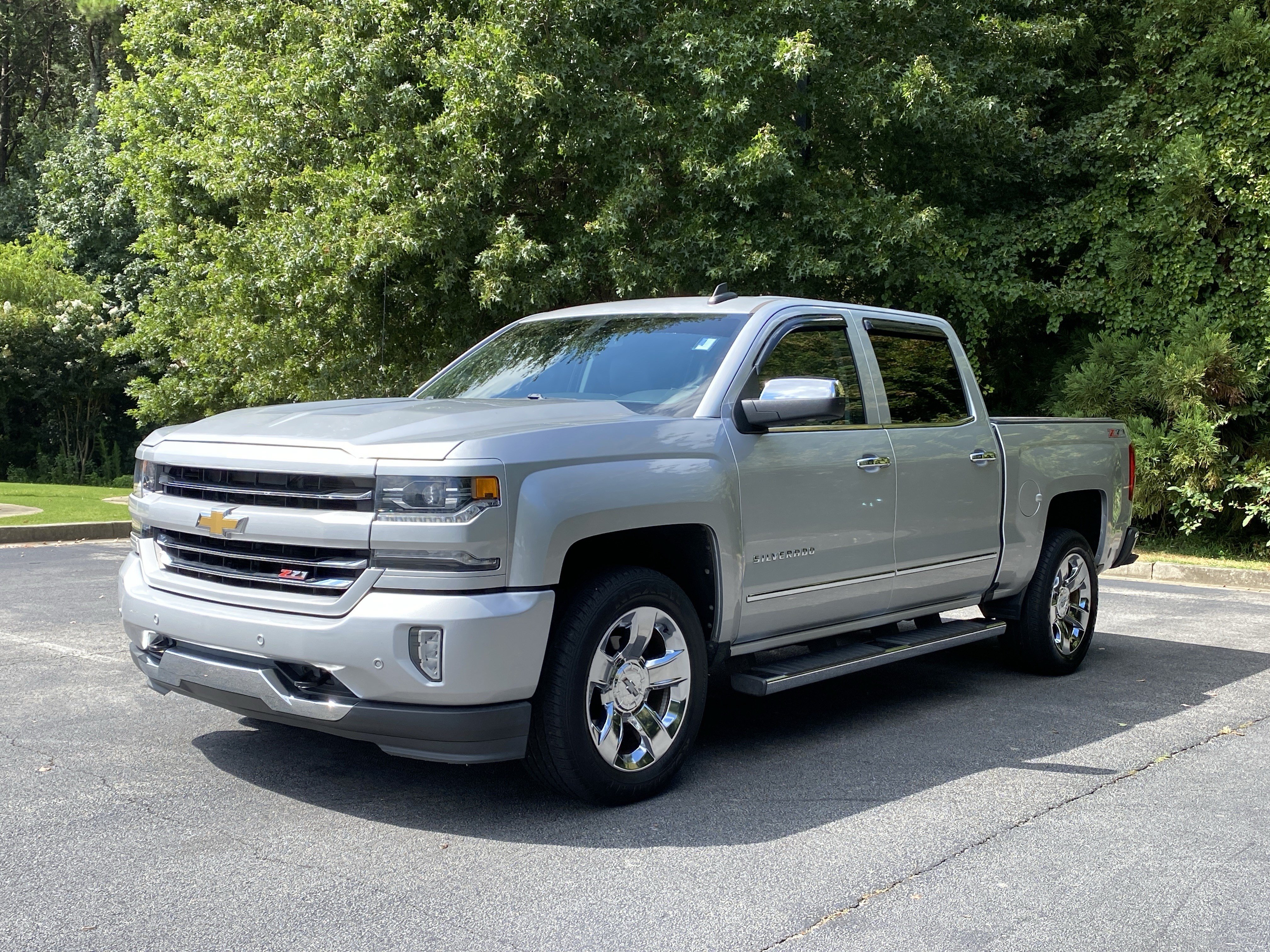 Used 2017 Chevrolet Silverado 1500 LTZ Z71 w/ LTZ Plus Package AWD/4WD image 5