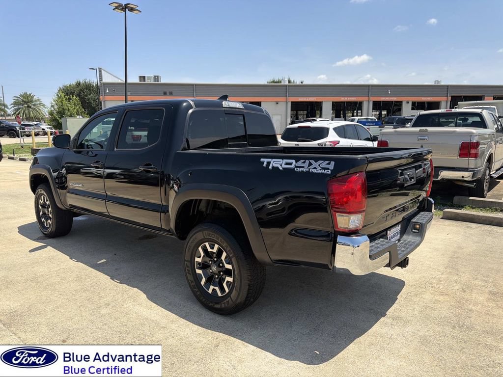 Used 2017 Toyota Tacoma TRD Off-Road w/ Tow Package (A/T) AWD/4WD image 8