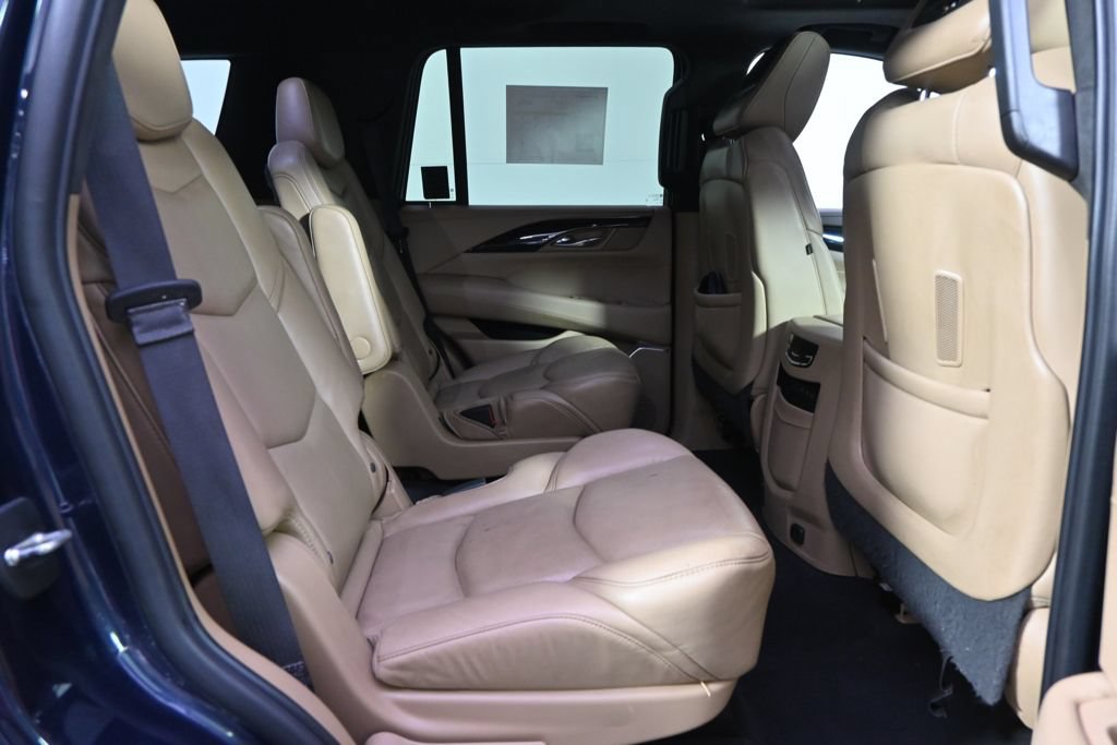 Used 2019 Cadillac Escalade Platinum AWD/4WD image 18