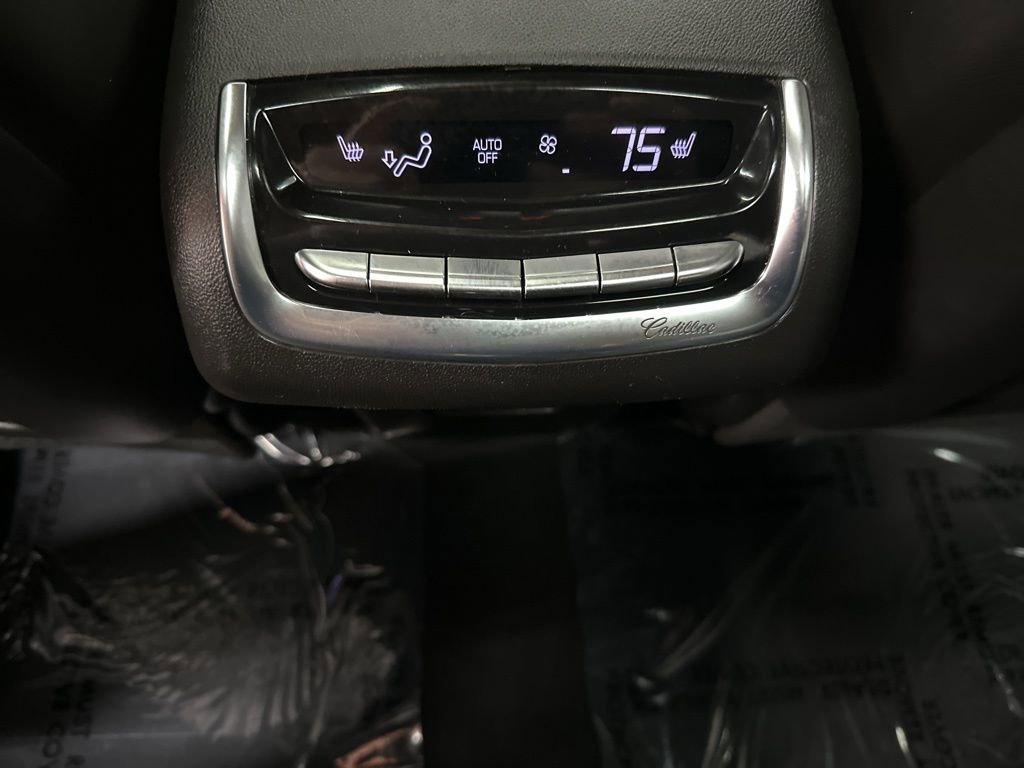 Used 2020 Cadillac XT6 Premium Luxury image 33