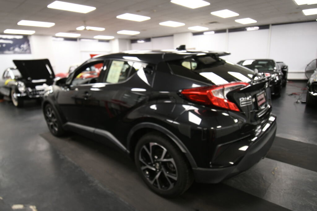 Used 2019 Toyota C-HR Limited image 5