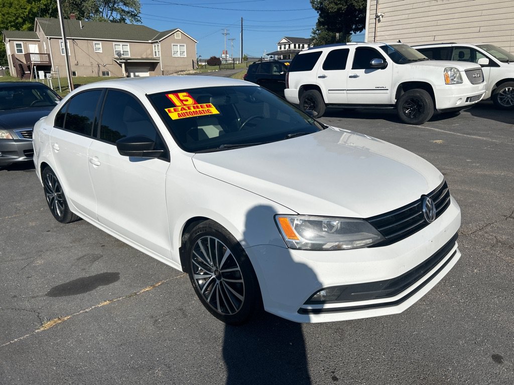 Used 2015 Volkswagen Jetta Sport FWD image 4