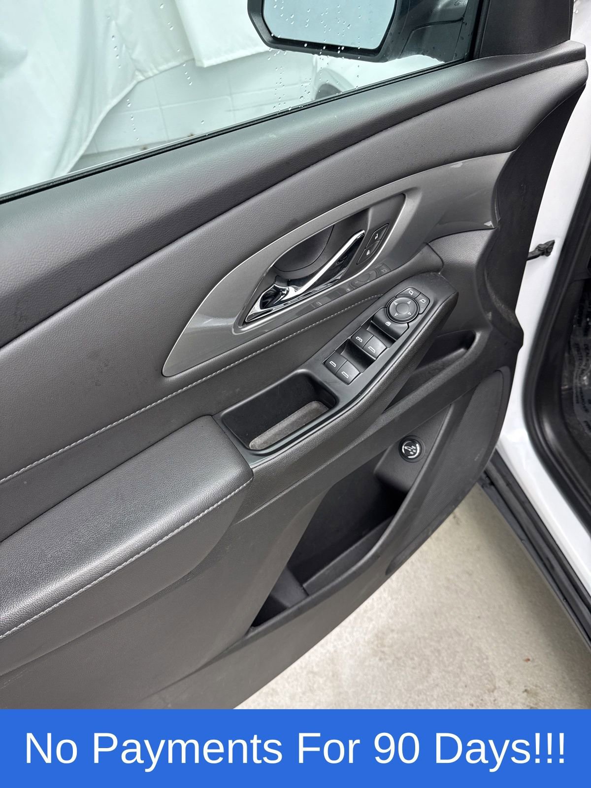 Used 2023 Chevrolet Traverse LT image 14