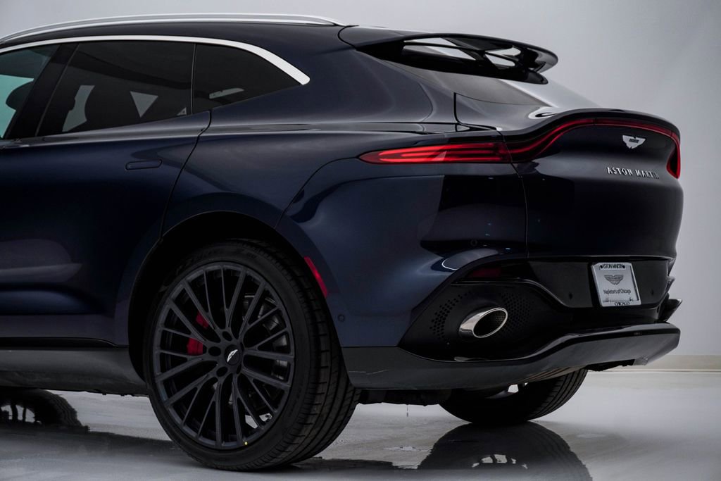 Used 2021 Aston Martin DBX image 11