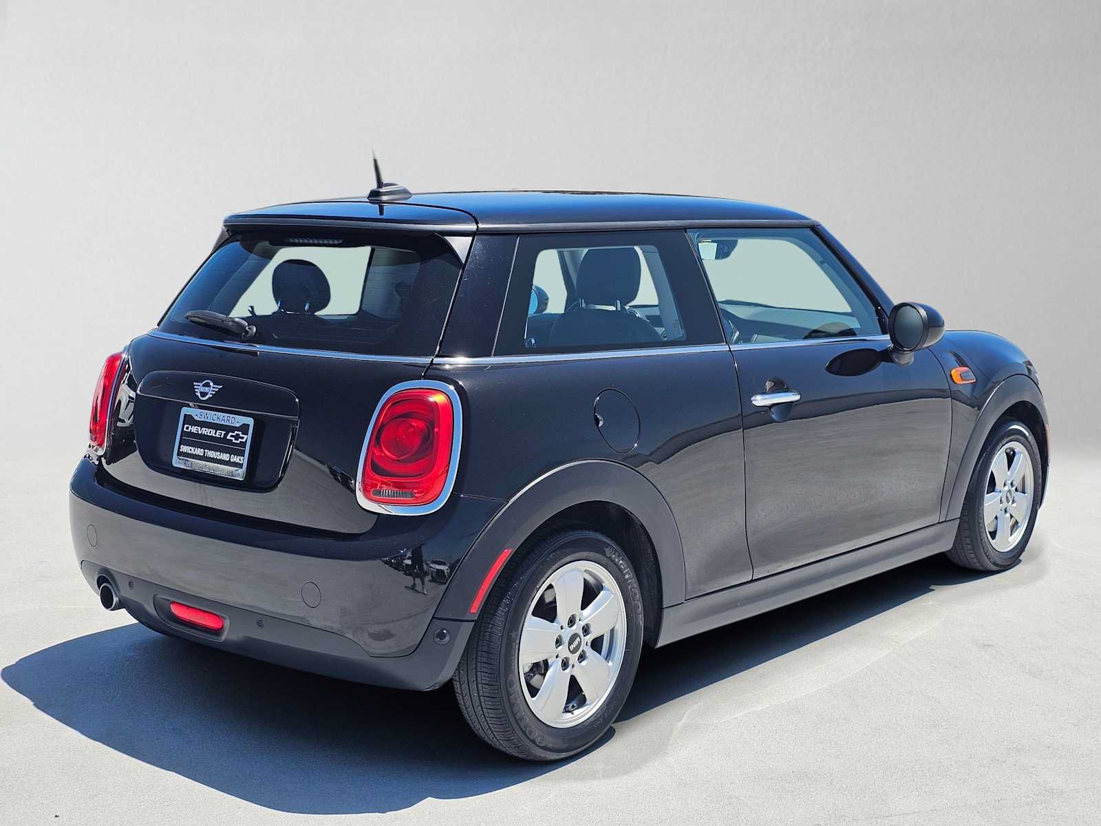 Used 2019 MINI Cooper 2-Door Hardtop FWD image 3