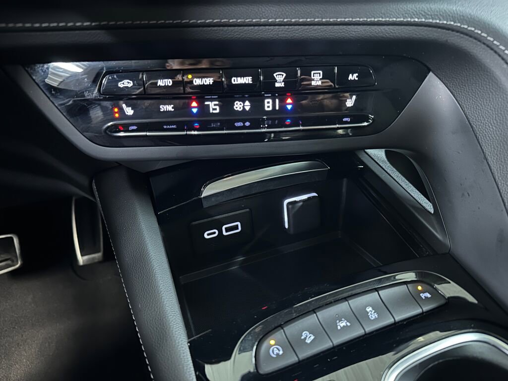 Certified 2023 Buick Envision Preferred w/ Sport Touring Package image 14