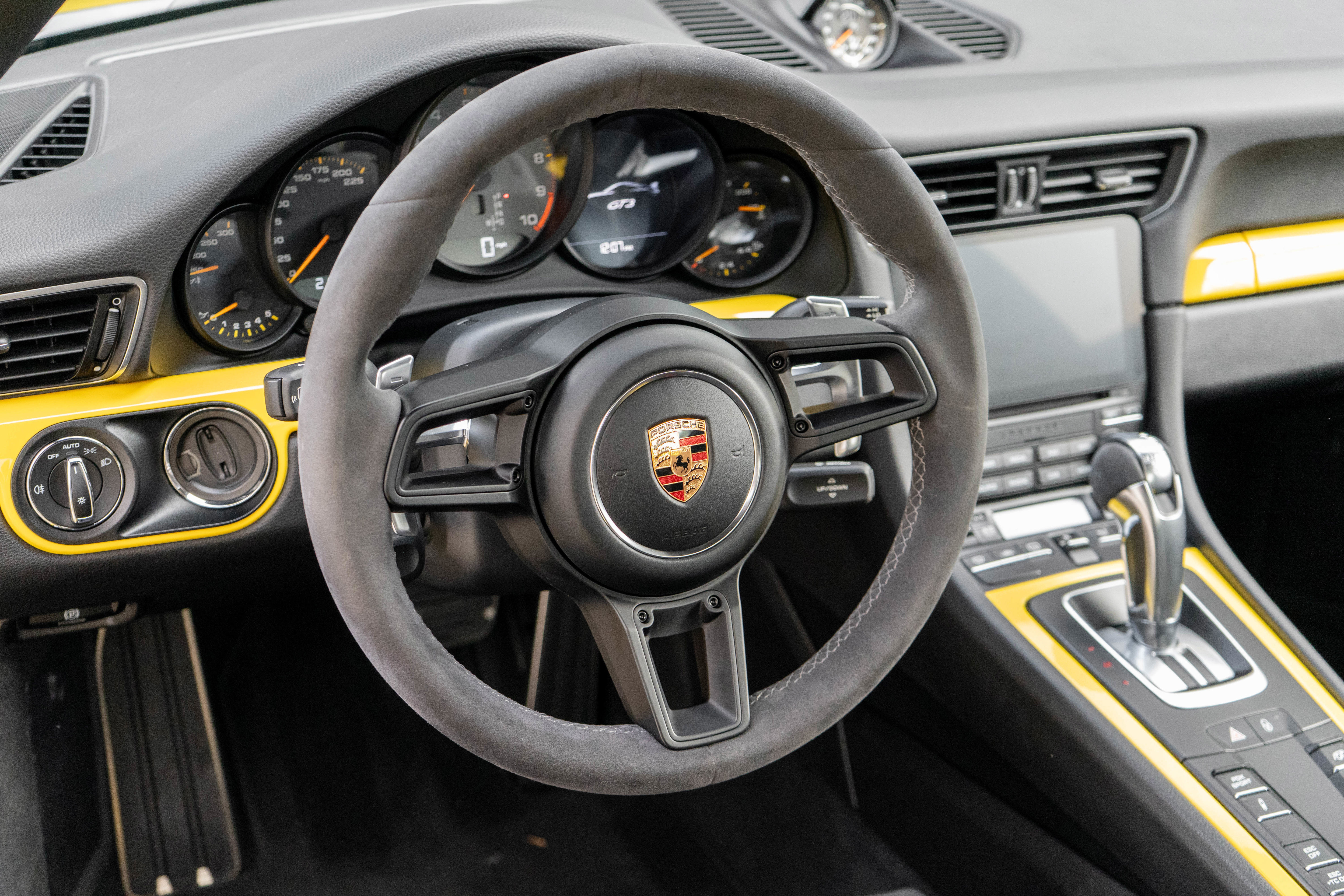 Used 2018 Porsche 911 GT3 w/ Sport Chrono Package RWD image 15