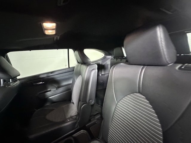 Used 2021 Toyota Highlander XSE image 19