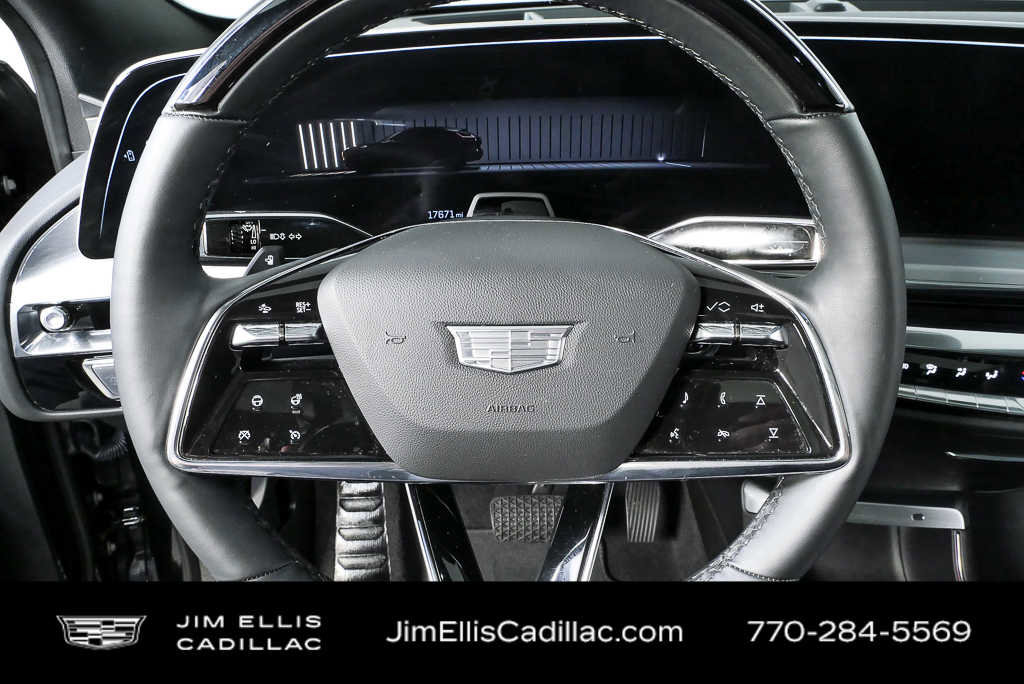 Used 2024 Cadillac Lyriq Sport image 10