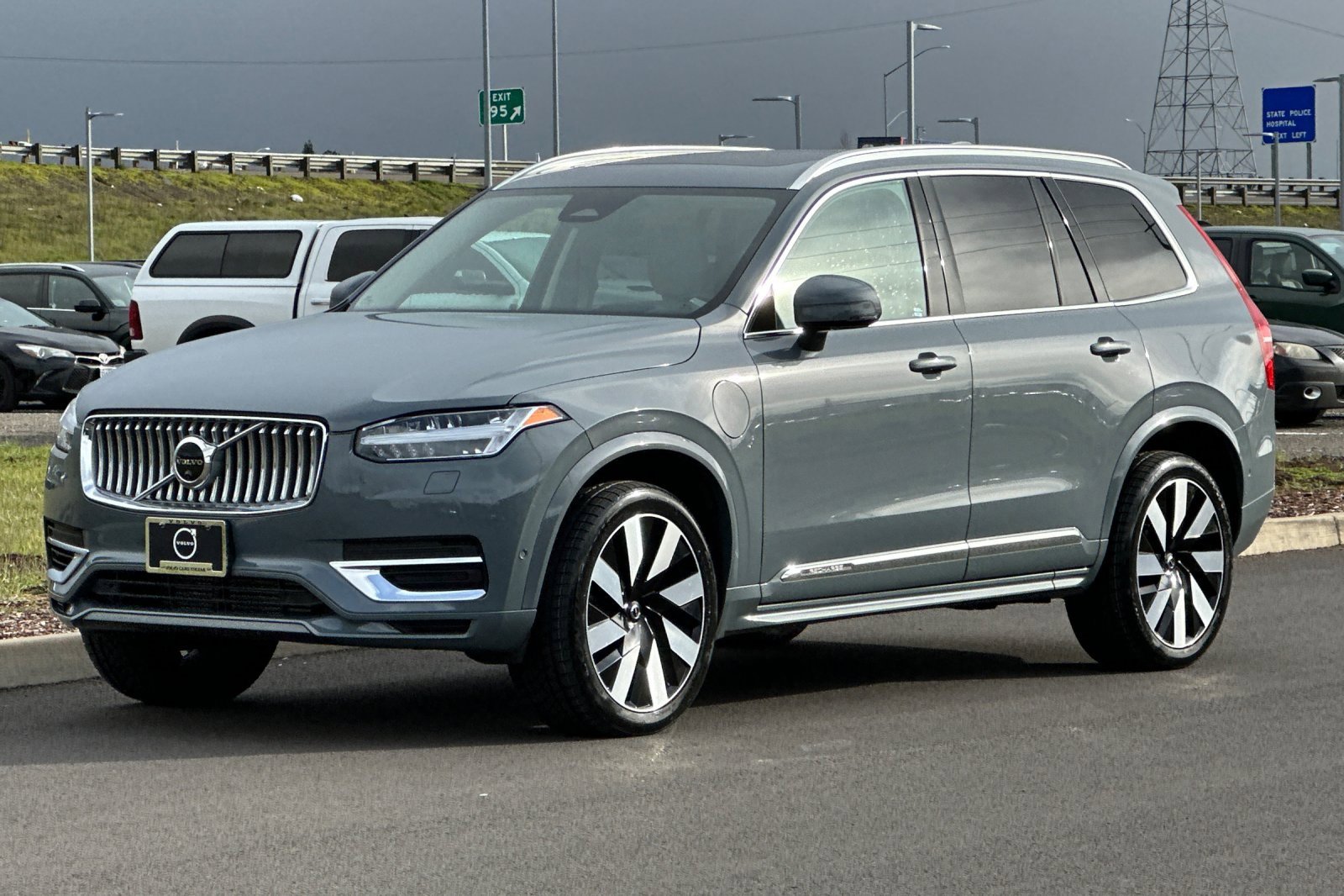 Used 2023 Volvo XC90 T8 Ultimate image 7