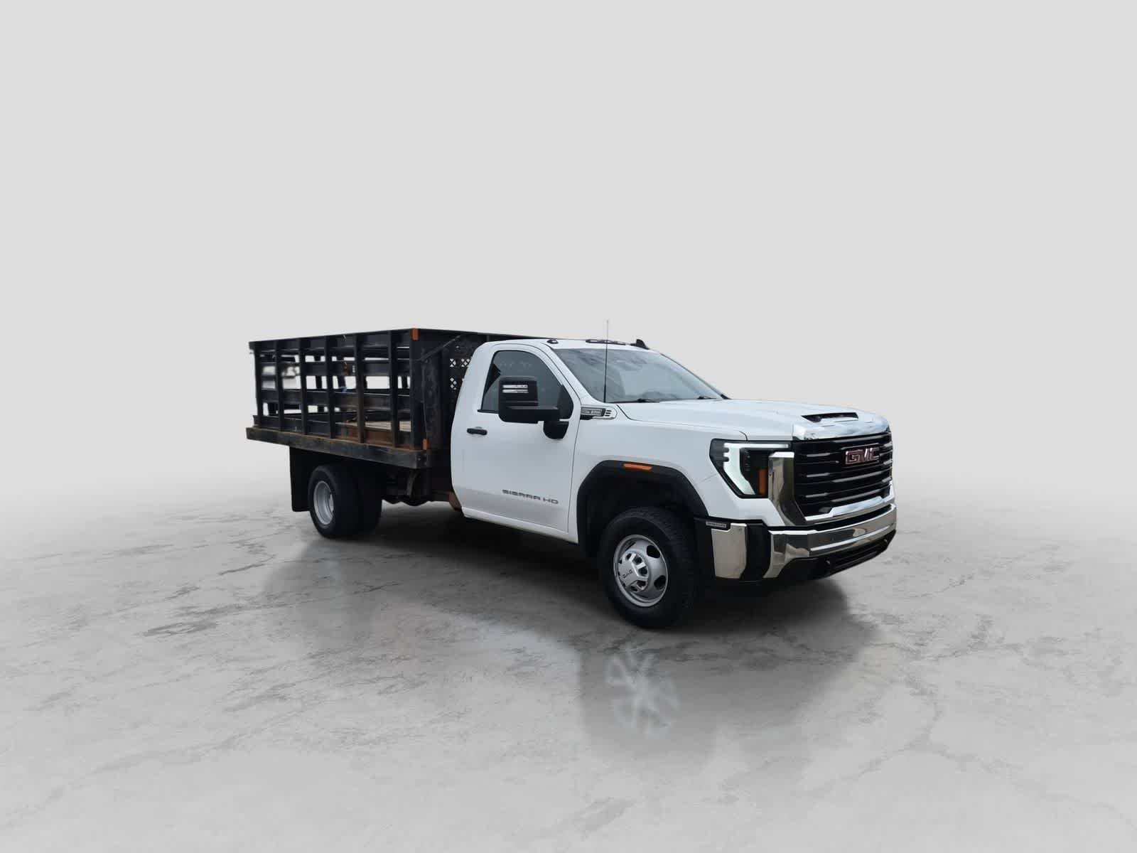 Used 2024 GMC Sierra 3500 Pro w/ Convenience Package AWD/4WD image 2