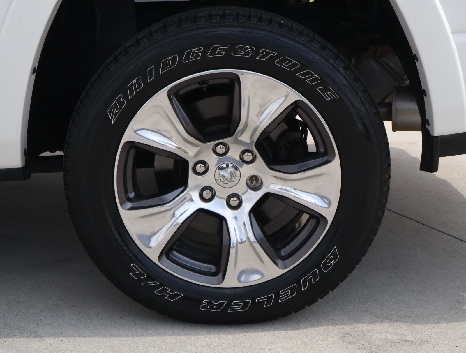 Used 2019 RAM 1500 Laramie RWD image 9