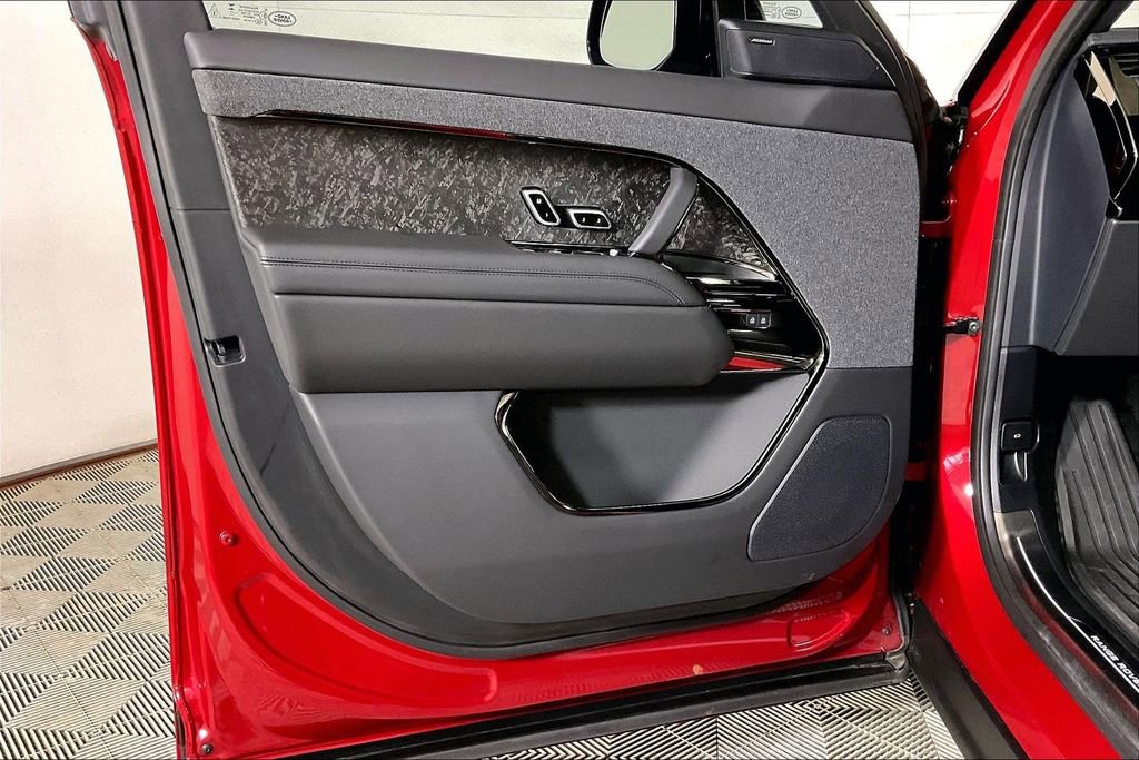 Used 2025 Land Rover Range Rover Sport Dynamic SE image 22