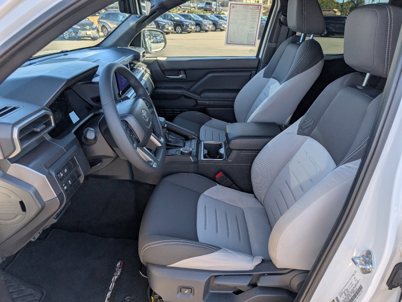 Used 2025 Toyota Tacoma TRD Sport image 2