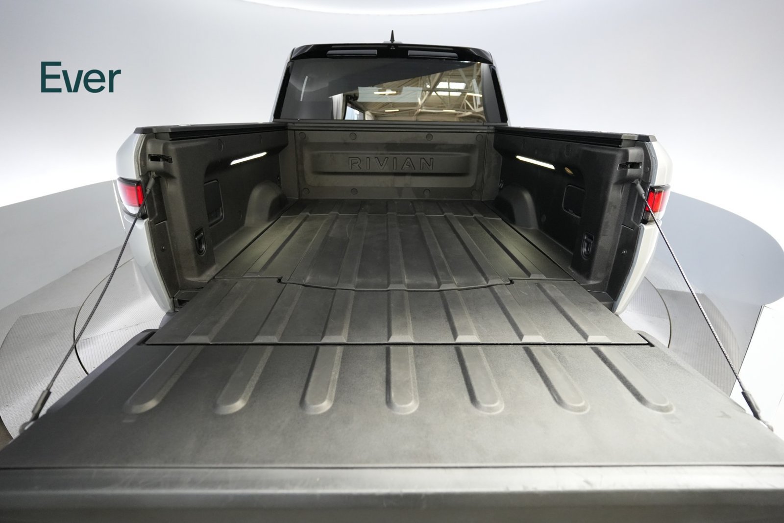 Used 2024 Rivian R1T Adventure Dual AWD/4WD image 8