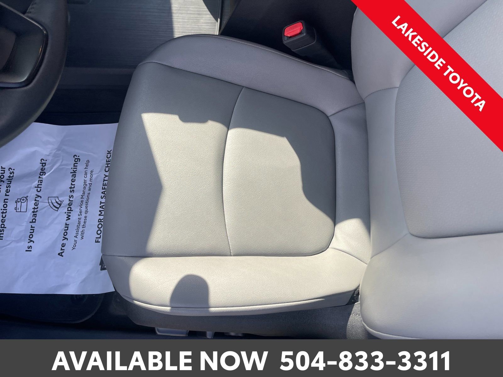 Used 2025 Toyota Sienna XLE image 30