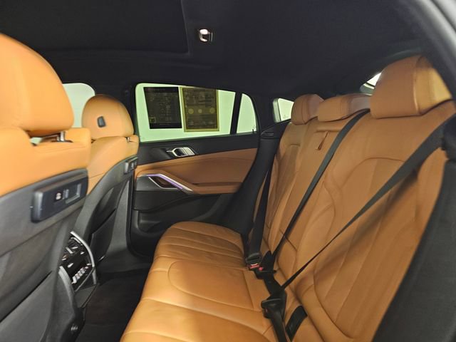 Used 2022 BMW X6 xDrive40i w/ M Sport Package image 17
