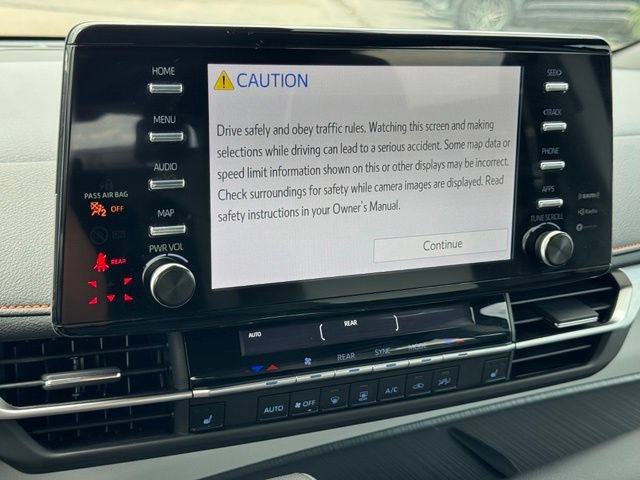 Used 2024 Toyota Sienna XSE FWD image 32