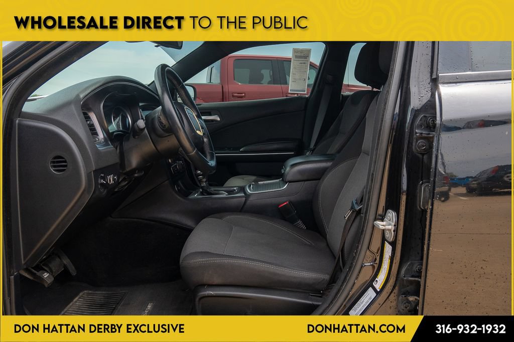 Used 2015 Dodge Charger SE w/ Popular Equipment Group RWD image 3