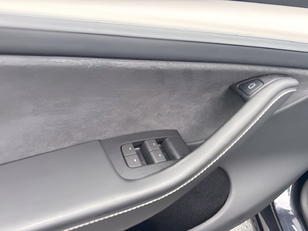 Used 2024 Tesla Model Y Long Range RWD image 22