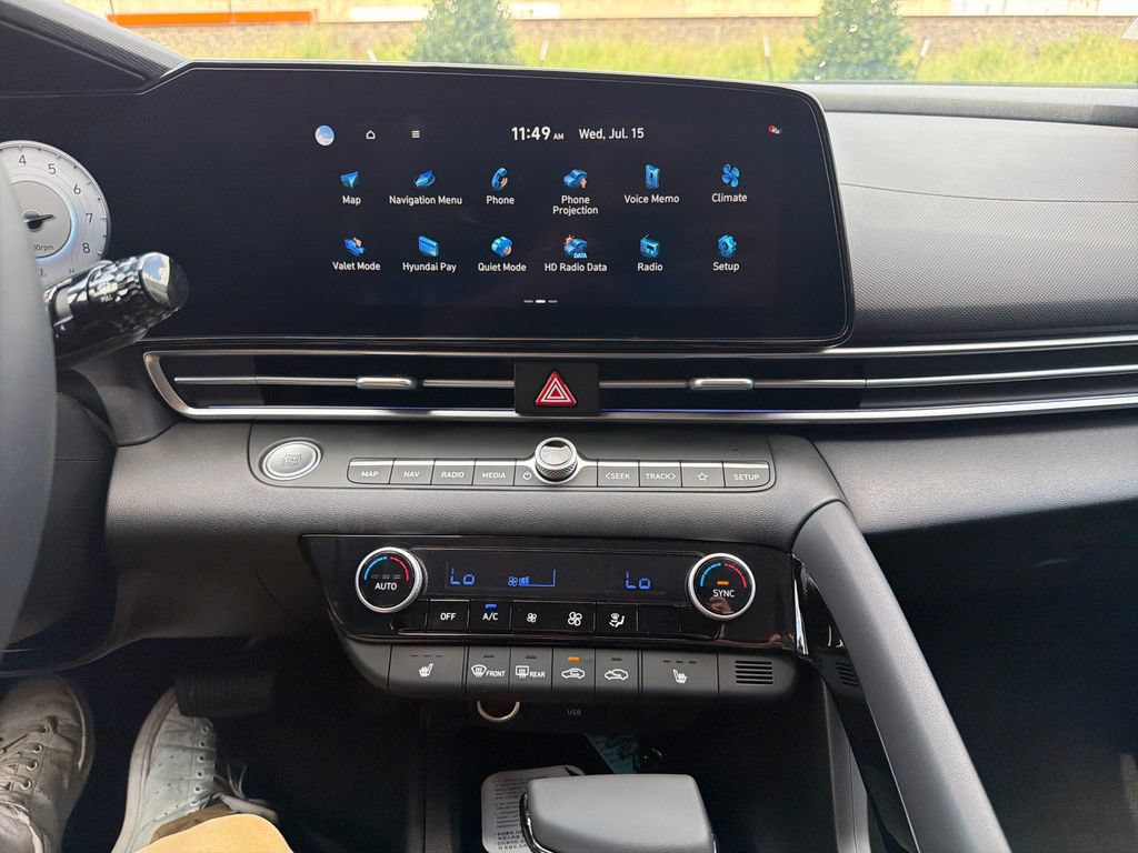 New 2026 Hyundai Elantra Limited FWD image 24