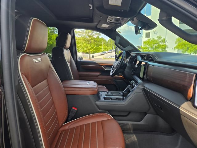 Used 2024 GMC Sierra 3500 Denali Ultimate AWD/4WD image 13