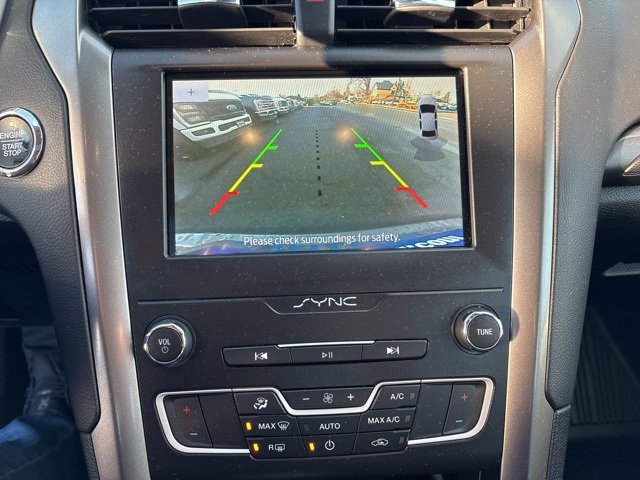 Used 2019 Ford Fusion SE image 21