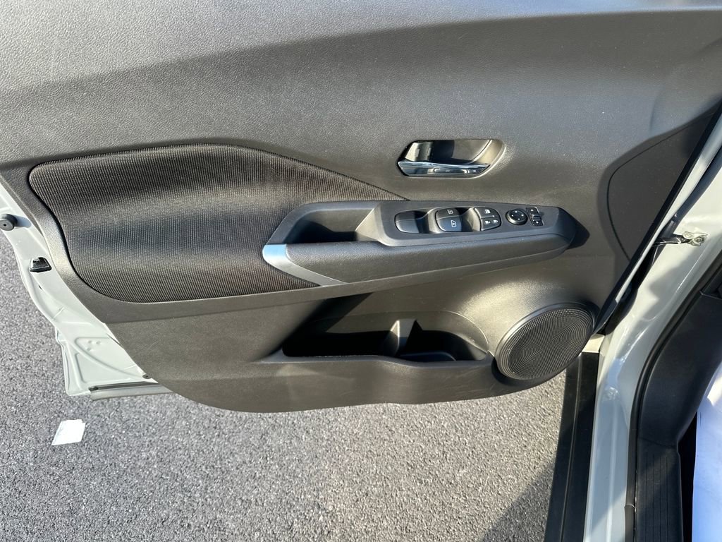 Used 2023 Nissan Kicks SV image 14