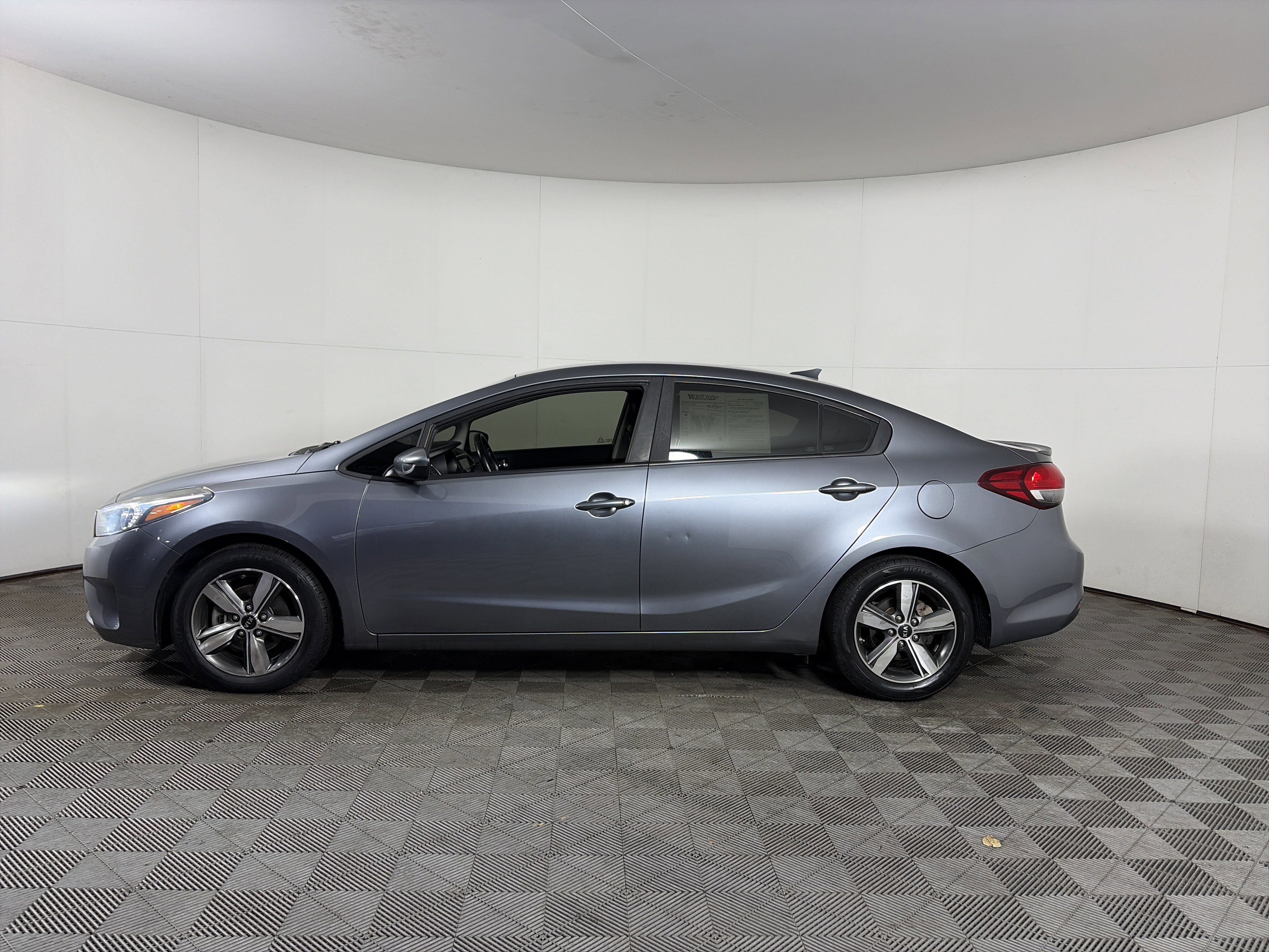 Used 2018 Kia Forte S image 11