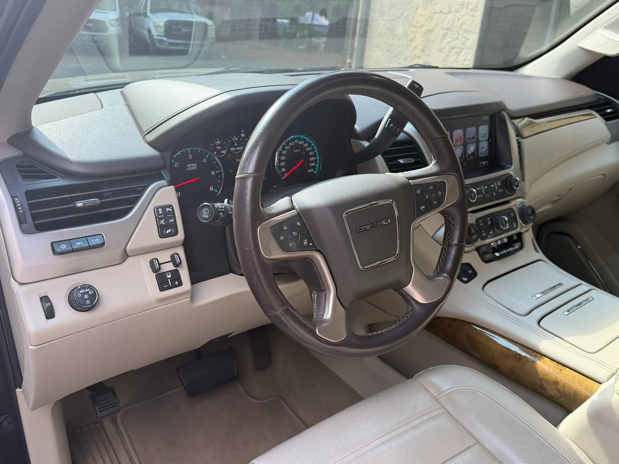 Used 2017 GMC Yukon Denali w/ Open Road Package RWD image 23