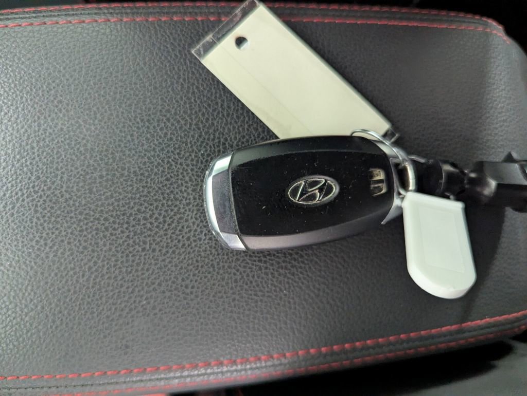 Used 2018 Hyundai Elantra GT Sport FWD image 27