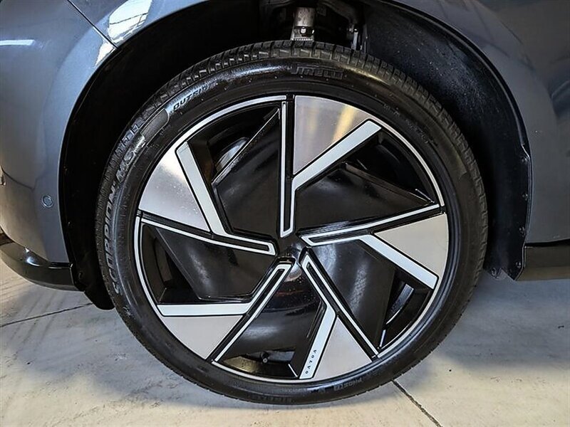 Used 2025 Volvo EX90 Ultra AWD/4WD image 15