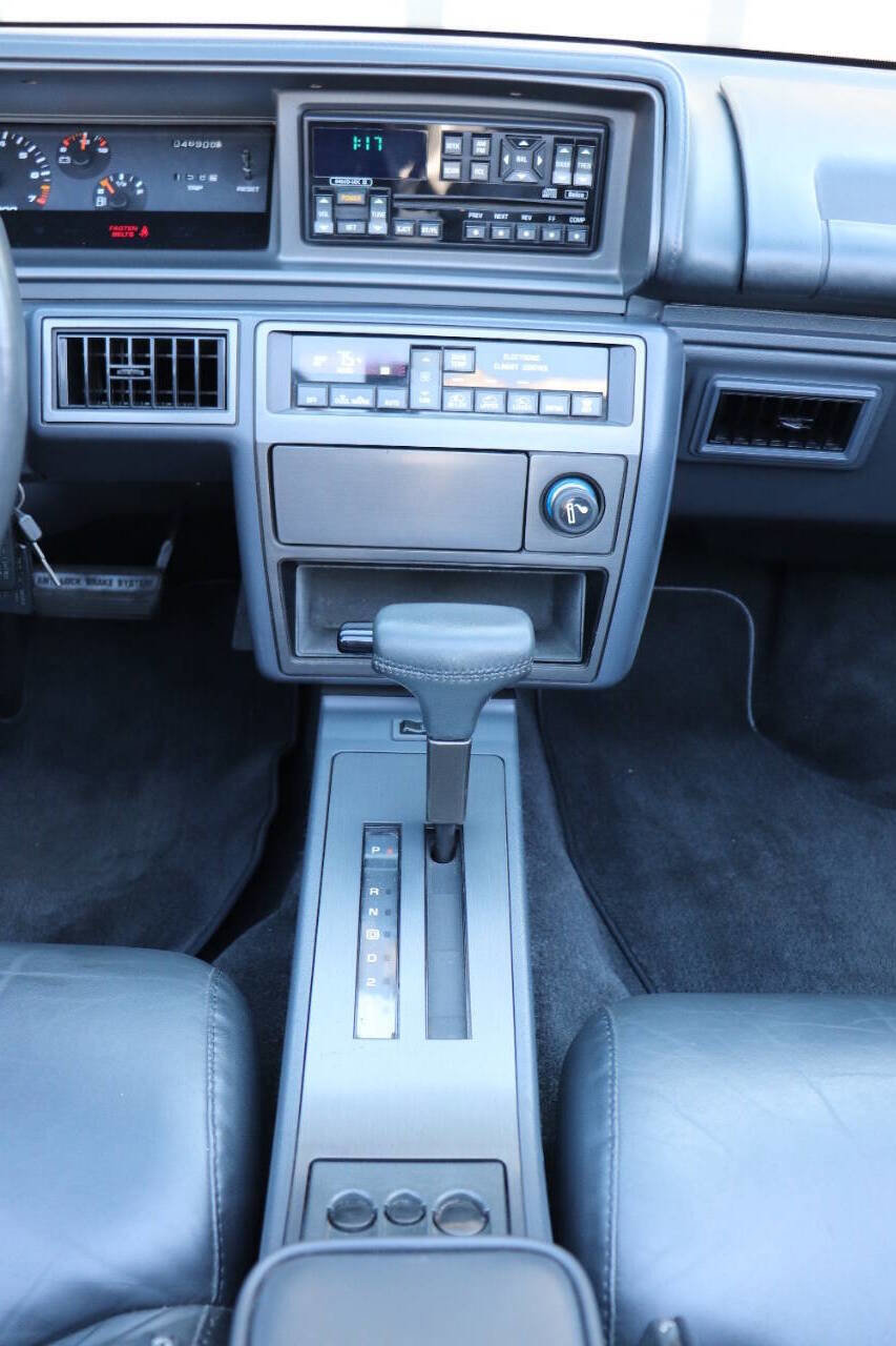 Used 1993 Oldsmobile Cutlass Supreme Convertible image 44