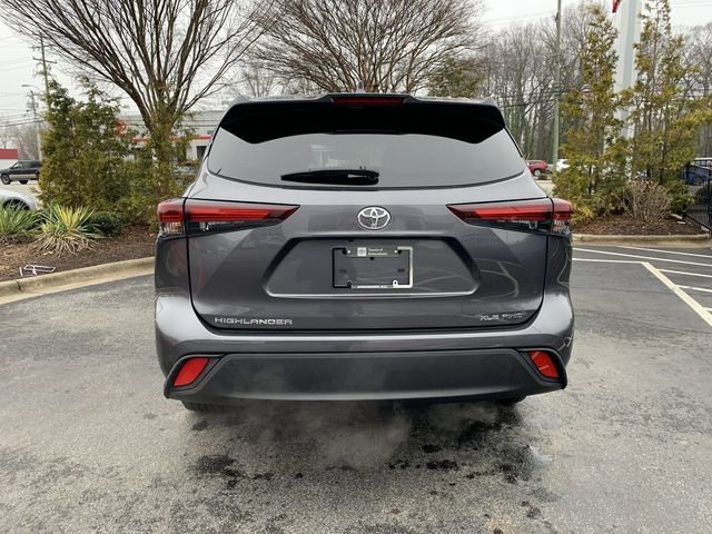Certified 2024 Toyota Highlander XLE image 7