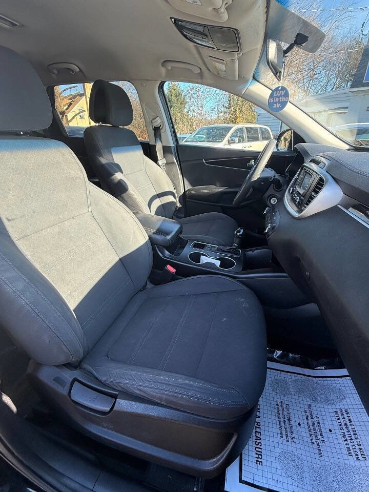 Used 2016 Kia Sorento FWD image 14