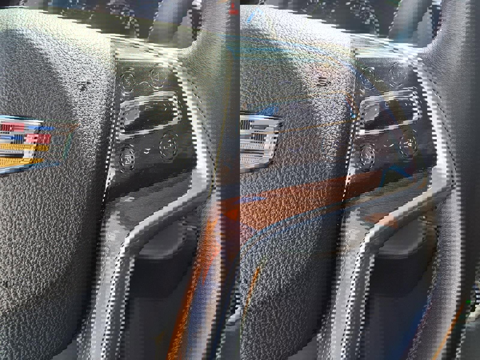 Used 2018 Cadillac Escalade Premium Luxury image 17