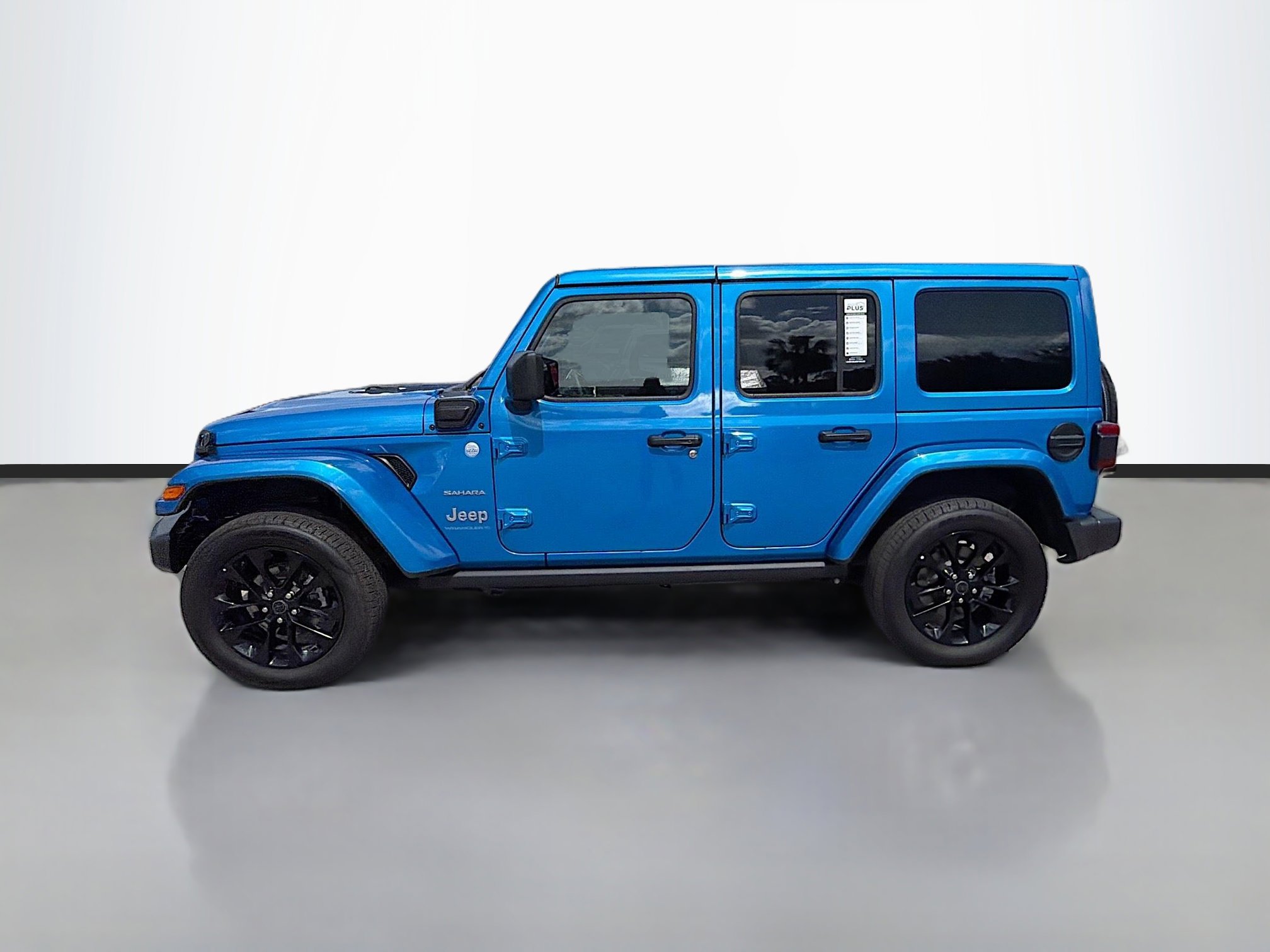 Used 2024 Jeep Wrangler Sahara image 6