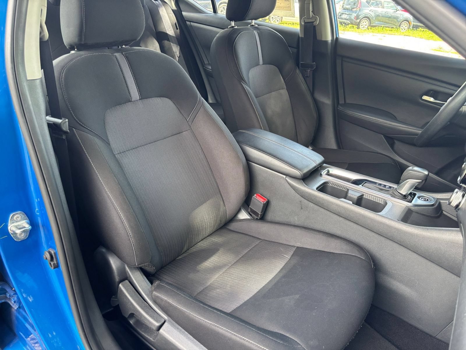 Used 2025 Nissan Sentra SV FWD image 33