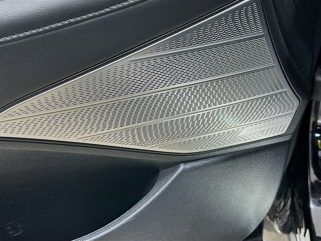 Used 2023 Hyundai Palisade Calligraphy image 19