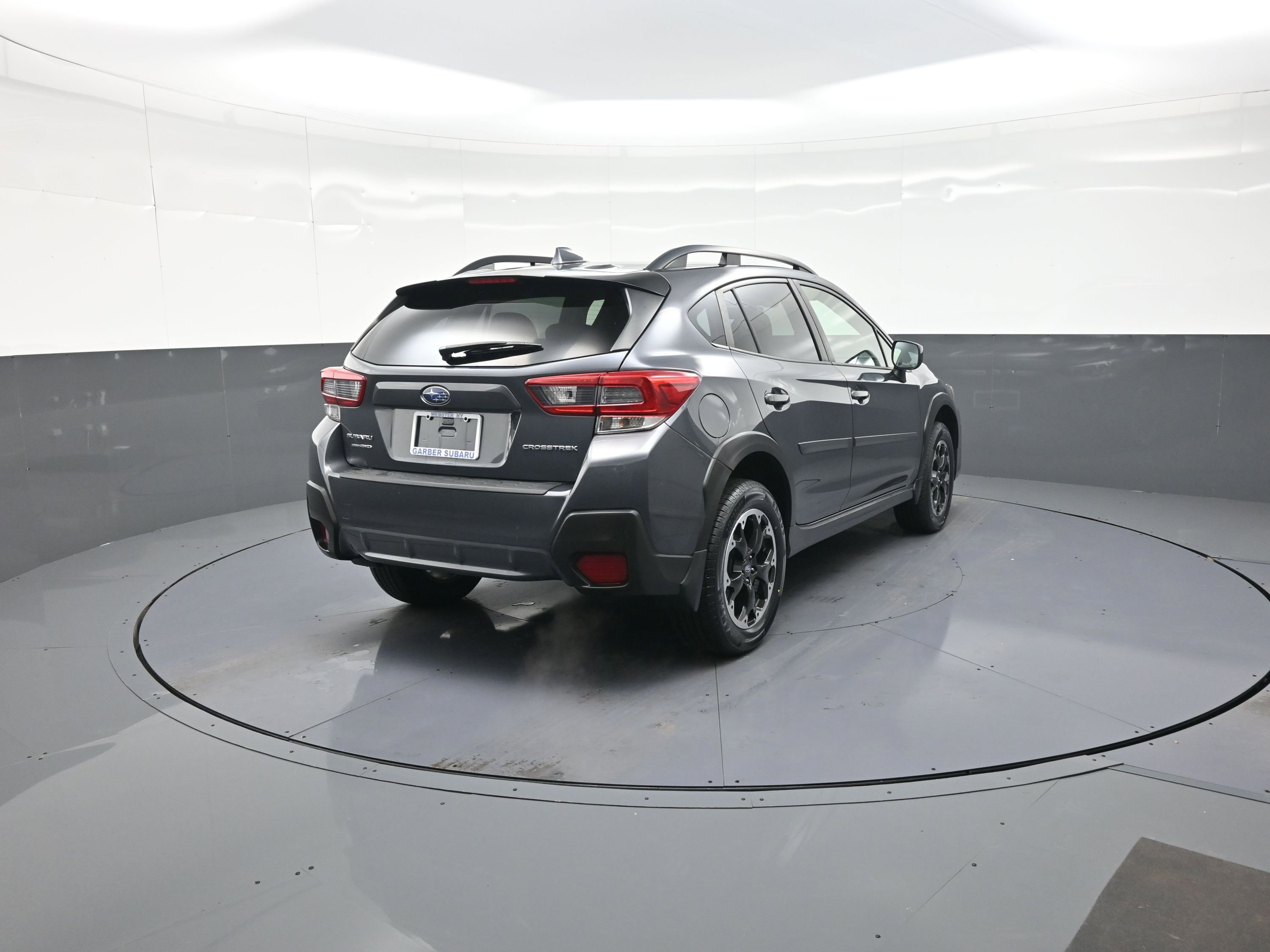 Used 2021 Subaru Crosstrek 2.0i Premium image 3