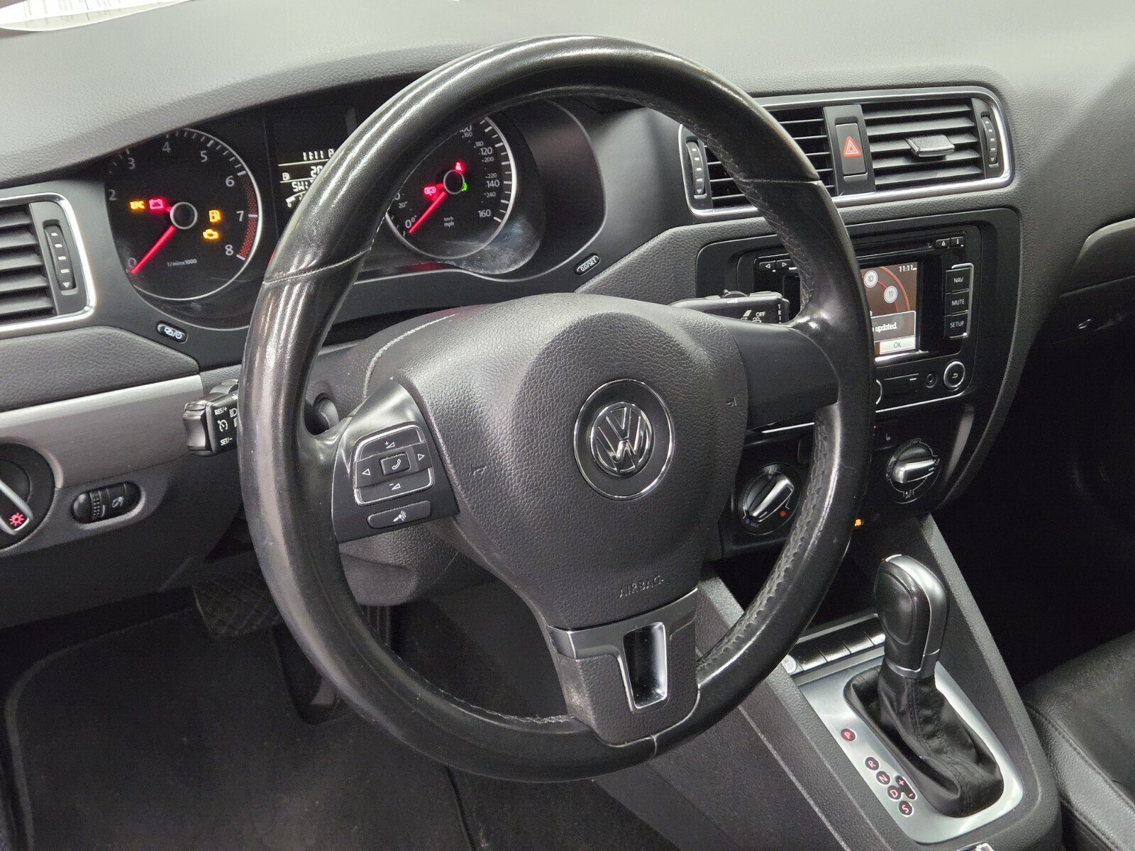 Used 2013 Volkswagen Jetta SEL FWD image 16