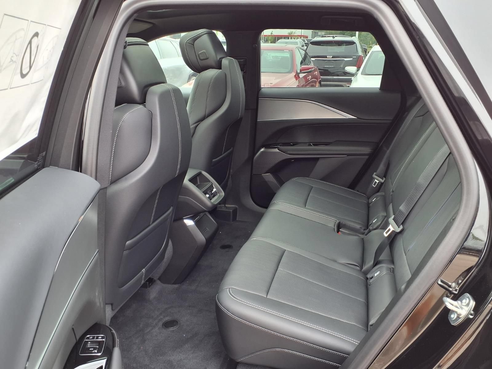 New 2027 Cadillac Lyriq Sport w/ LPO, Floor Liner Package AWD/4WD image 9