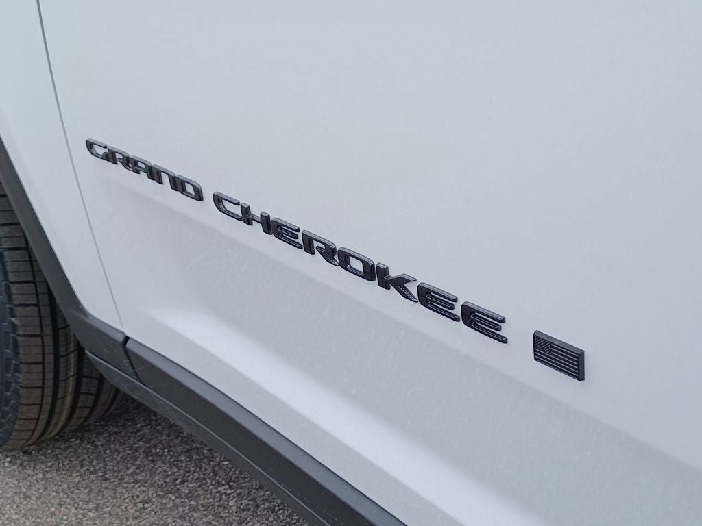 New 2026 Jeep Grand Cherokee Altitude AWD/4WD image 6