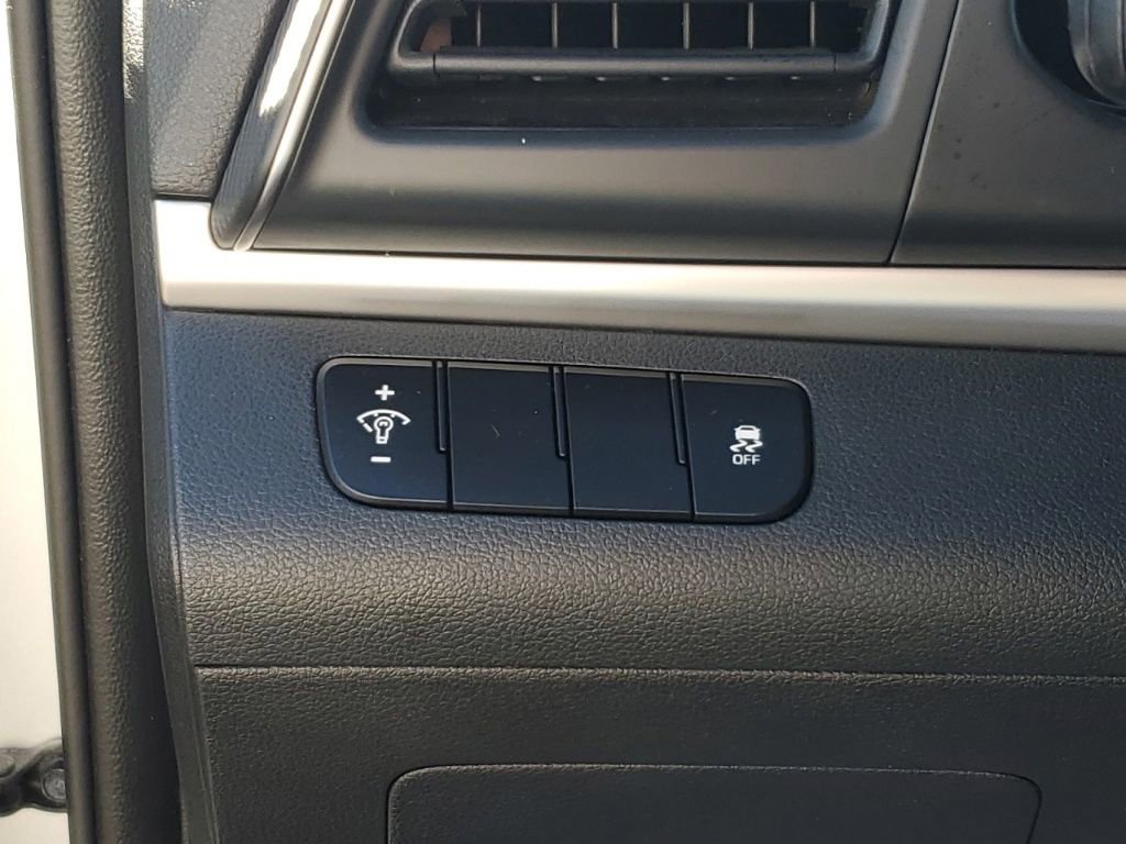 Used 2019 Hyundai Elantra SE w/ Cargo Package image 17