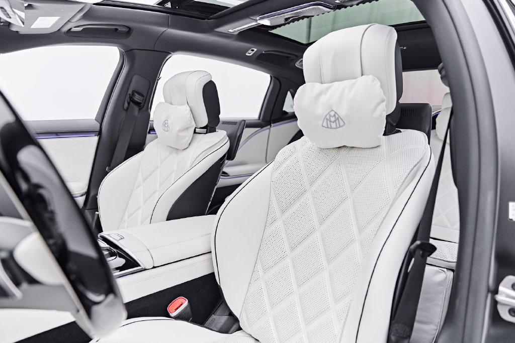 Used 2026 Mercedes-Benz Maybach S 580 4MATIC image 44