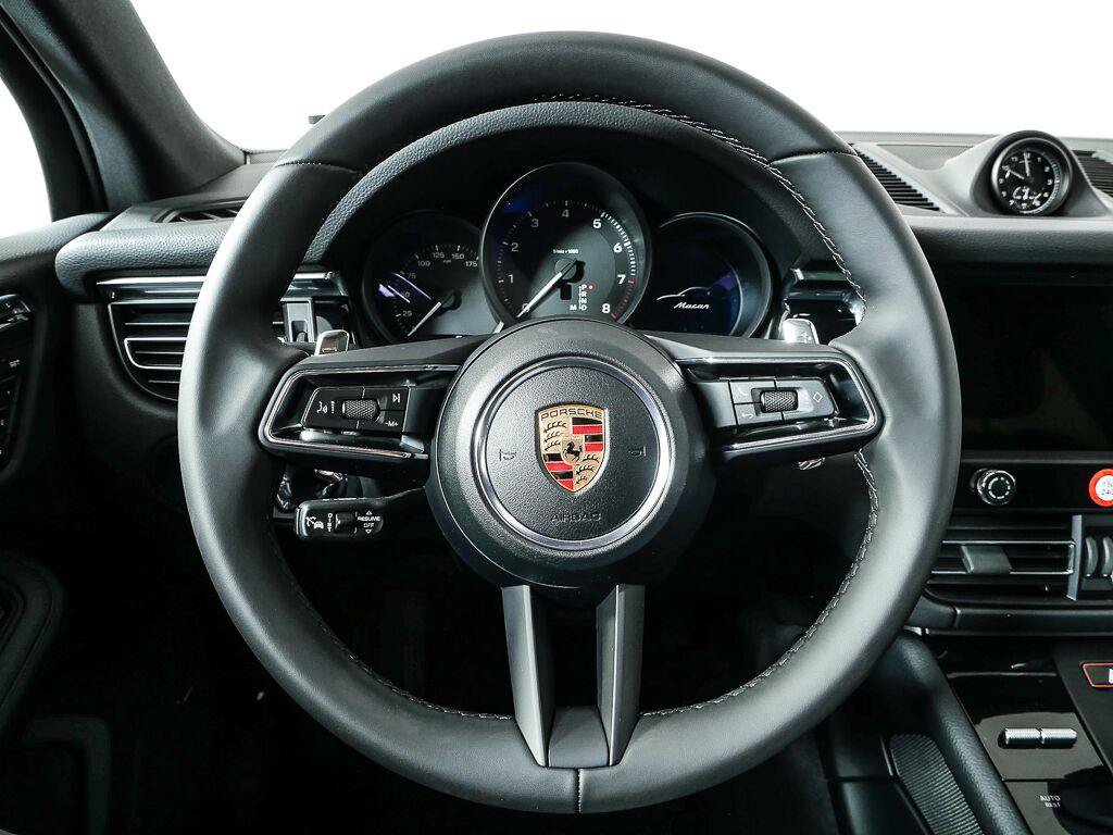 Certified 2026 Porsche Macan Turbo AWD/4WD image 9