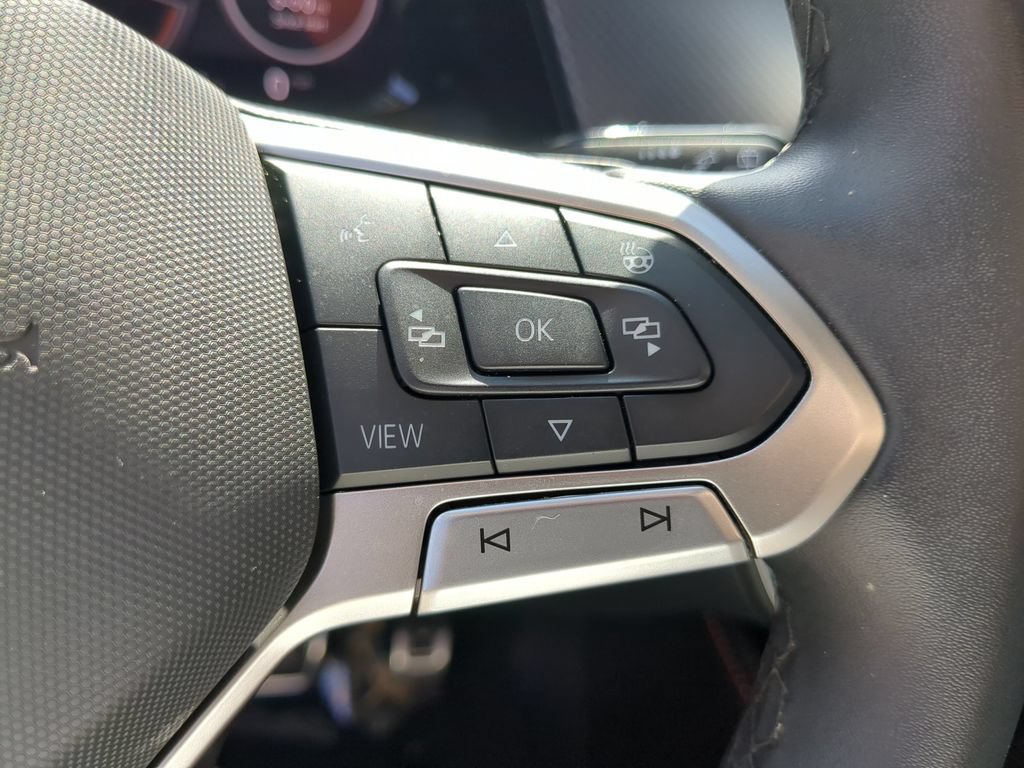Certified 2024 Volkswagen Atlas Peak Edition SE AWD/4WD image 31